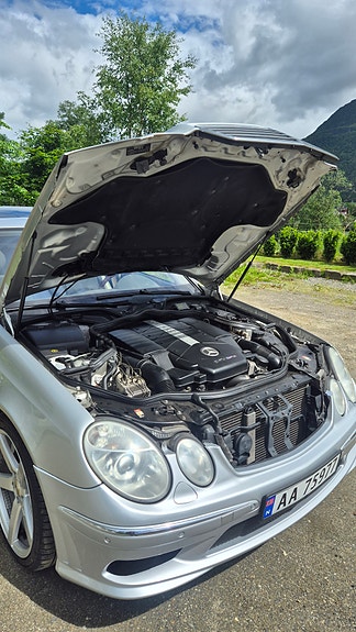 Mercedes-Benz E500 15 of 30