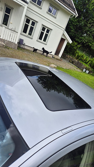 Mercedes-Benz E500 12 of 30
