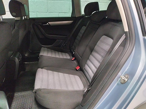 Volkswagen Passat Alltrack 21 of 28