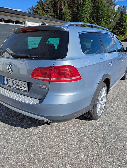 Volkswagen Passat Alltrack 8 of 28