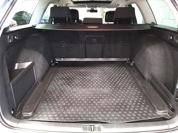 Volkswagen Passat Alltrack 25 of 28