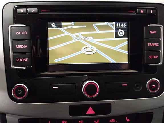 Volkswagen Passat Alltrack 18 of 28