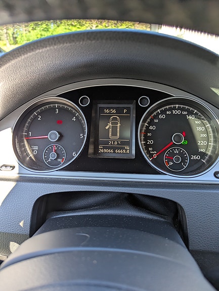 Volkswagen Passat Alltrack 13 of 28