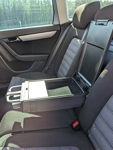 Volkswagen Passat Alltrack 24 of 28