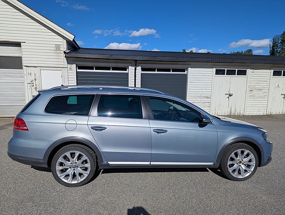 Volkswagen Passat Alltrack 5 of 28