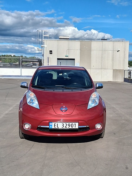 Nissan Leaf 2 of 17