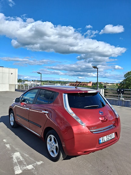 Nissan Leaf 6 of 17