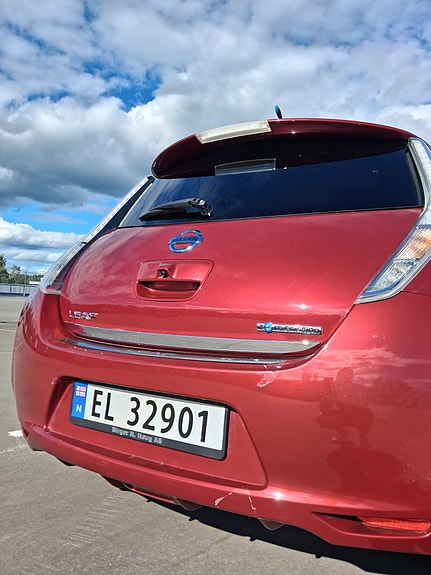 Nissan Leaf 5 of 17