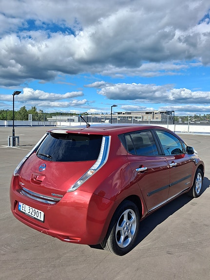 Nissan Leaf 4 of 17