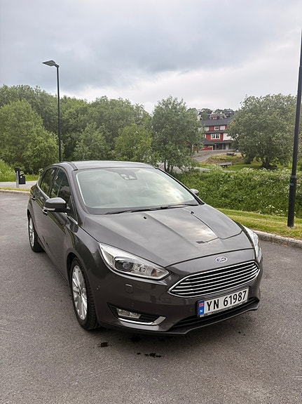 Ford Focus 2 of 5