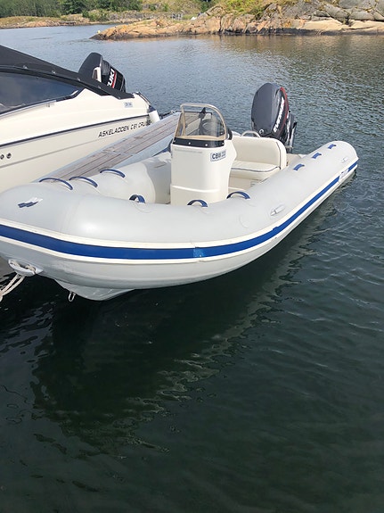 14 fots rib, 40 hk Evinrude leies ut. 7 of 8
