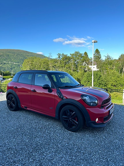 MINI Countryman Cooper SD 2 of 5