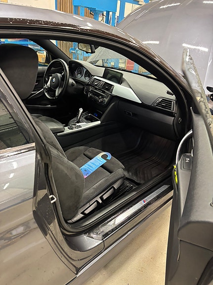 BMW 420d 2 of 5