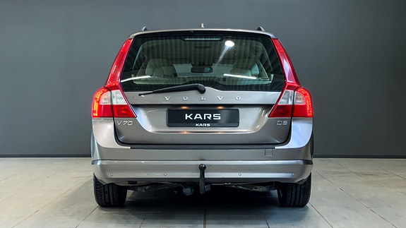 Volvo V70 4 of 5