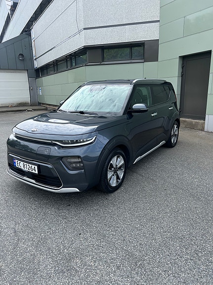 Kia e-Soul 2 of 5