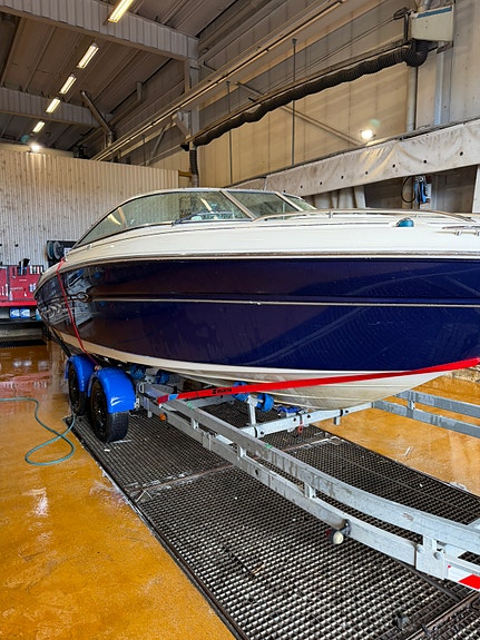 Sea Ray 220 Sun Sport 2004 – Kun ca. 360 timer – MerCruiser 4.3 MPI 220 hk 3 of 5