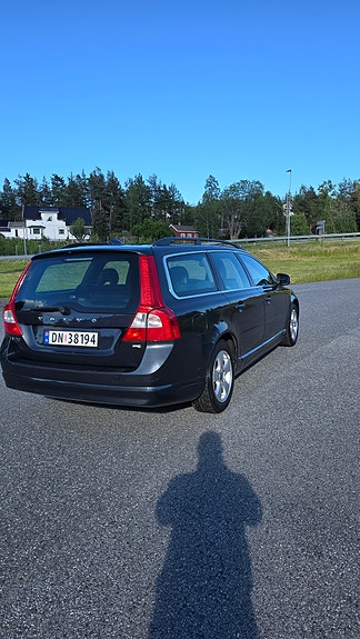 Volvo V70 8 of 27