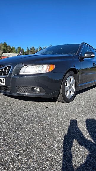 Volvo V70 5 of 27