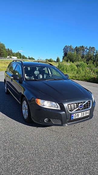 Volvo V70 4 of 27