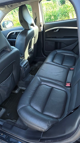 Volvo V70 11 of 27