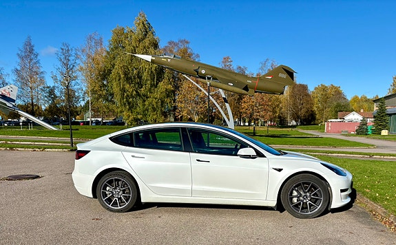 Tesla Model 3 6 of 14