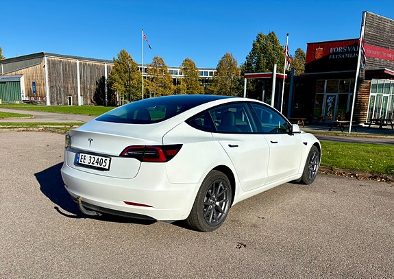 Tesla Model 3 7 of 14