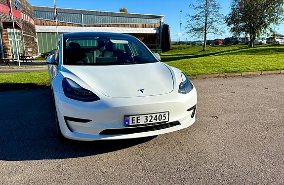 Tesla Model 3 3 of 14
