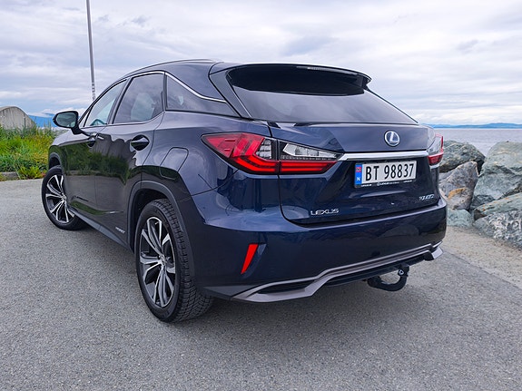 Lexus RX450h 2 of 27