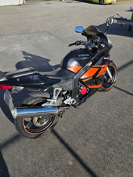 Daelim Roadwin VJ 125 R 3 of 5