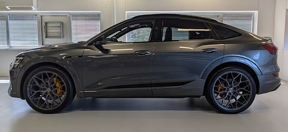 Audi e-tron Sportback 4 of 5