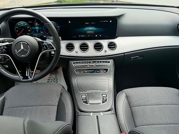 Mercedes-Benz E300 e 15 of 30