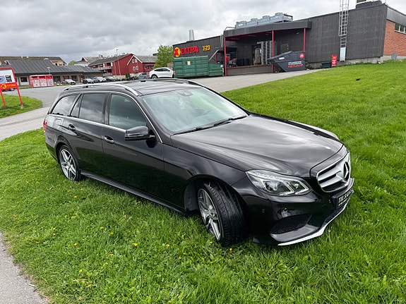 Mercedes-Benz 250 2 of 16