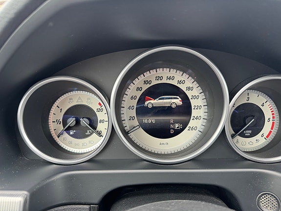 Mercedes-Benz 250 16 of 16
