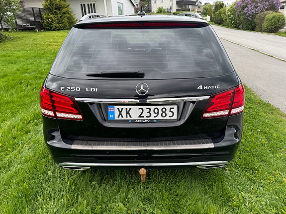 Mercedes-Benz 250 7 of 16