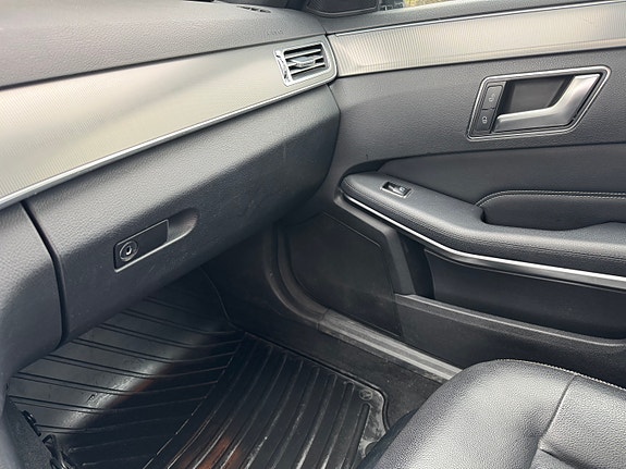 Mercedes-Benz 250 14 of 16