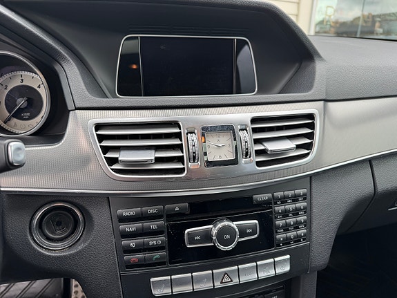 Mercedes-Benz 250 12 of 16