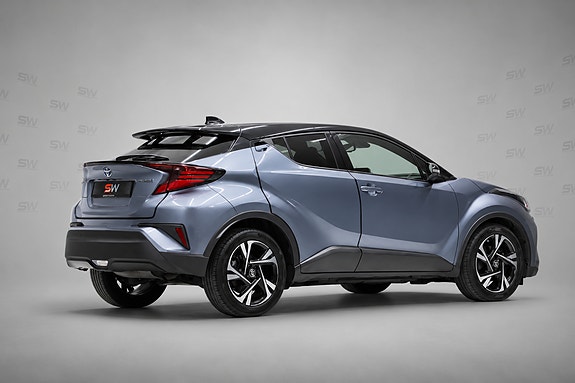 Toyota C-HR 3 of 5