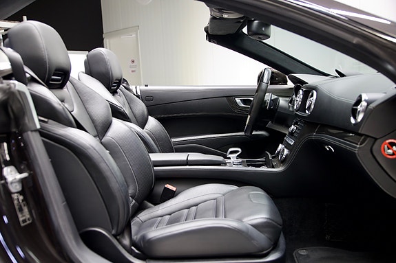 Mercedes-Benz SL-Klasse 2 of 5