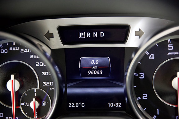 Mercedes-Benz SL63 14 of 21