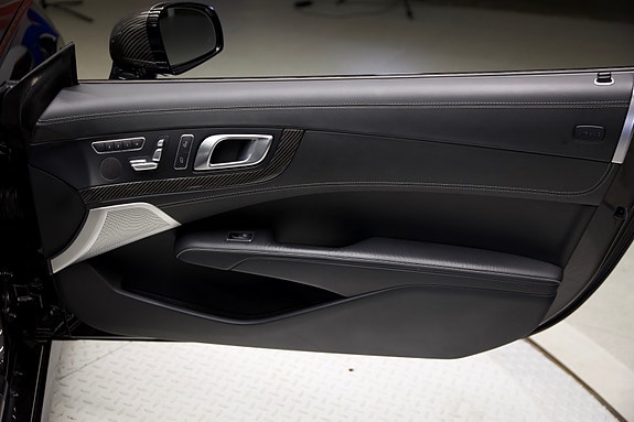 Mercedes-Benz SL63 18 of 21