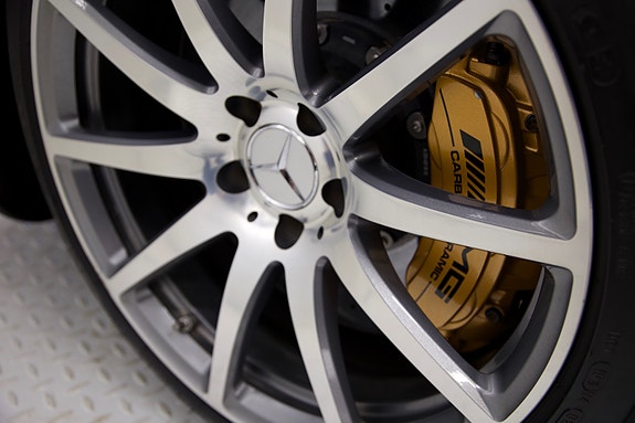 Mercedes-Benz SL63 13 of 21