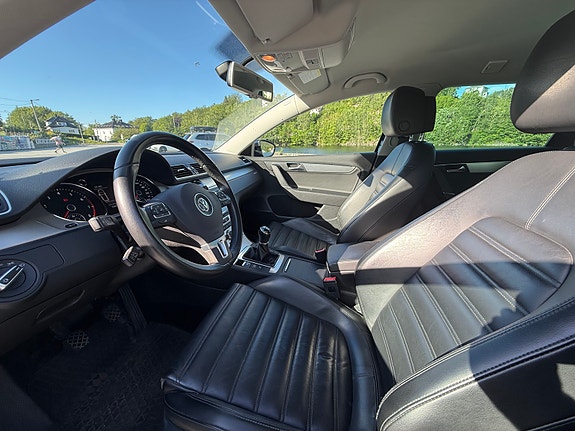 Volkswagen Passat 7 of 22