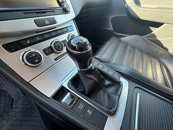 Volkswagen Passat 14 of 22
