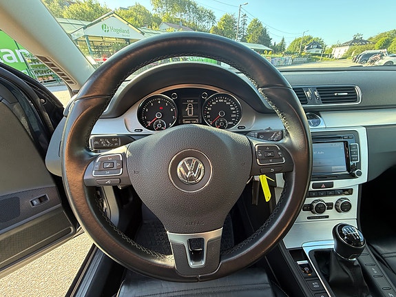 Volkswagen Passat 11 of 22