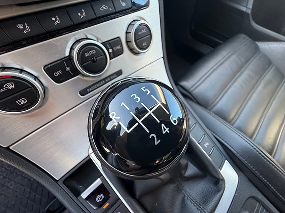 Volkswagen Passat 15 of 22