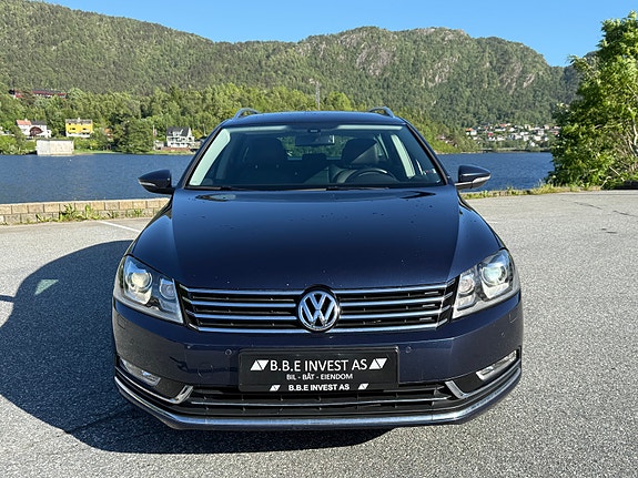Volkswagen Passat 2 of 5