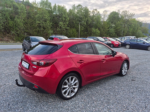Mazda 3 5 of 5