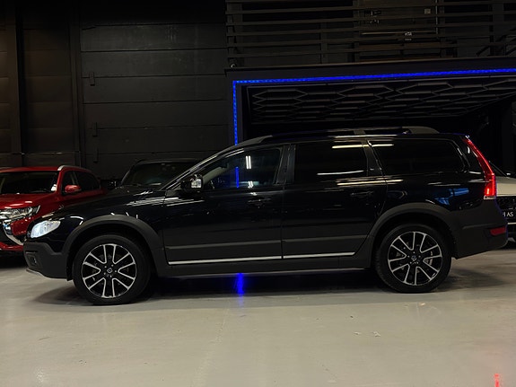 Volvo XC70 3 of 5