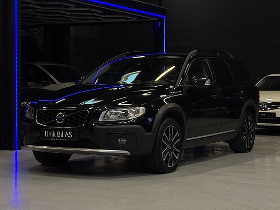 Volvo XC70 2 of 5
