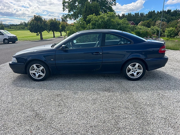 Volvo C70 2 of 5
